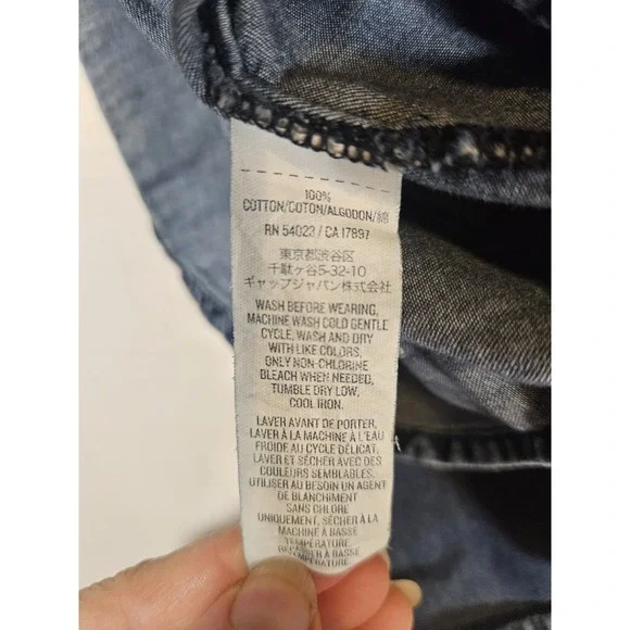 Lot Of 2 Old Navy Lightweight Denim Blue Long Sleeve Button Shirt Women's Small - Picture 10 of 16